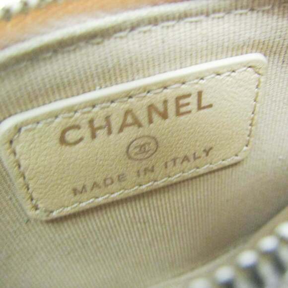 CHANEL Cream Leather Wallet